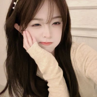 带剑女孩